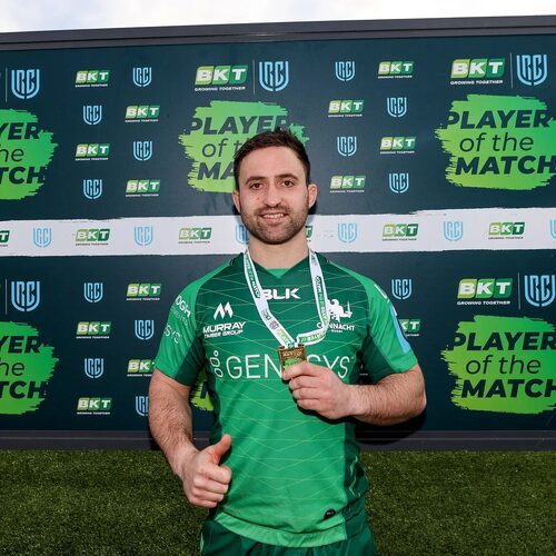𝗧𝗵𝗶𝘀 𝗴𝘂𝘆 🔥🔥🔥

The @urc player of the match (once again) @caolinblade 🏅

Another hat-trick bringing his URC tally to 1️⃣1️⃣ tries 💪

The man is on fire!!!

#ConnachtRugby | 📸  @inphojames